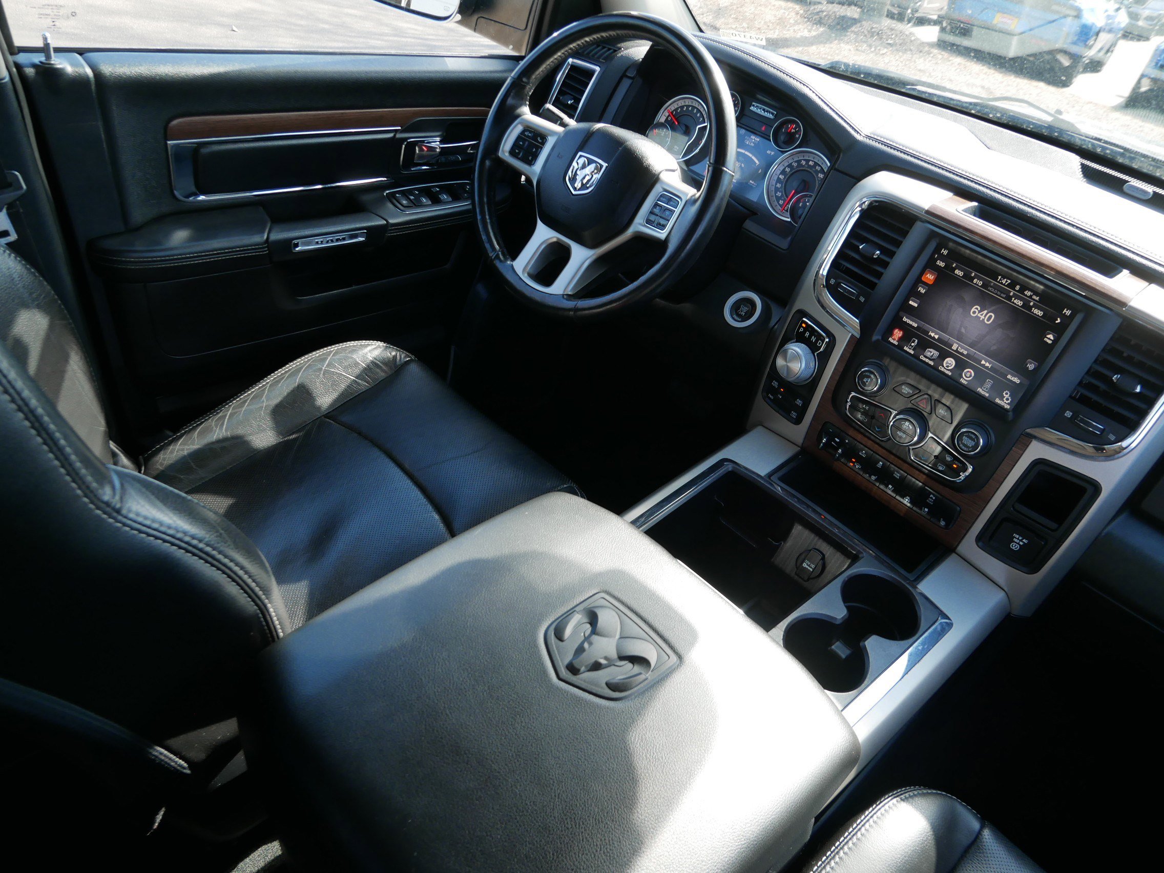 Used 2014 RAM 1500 Laramie w/ Trailer Tow Group image 9