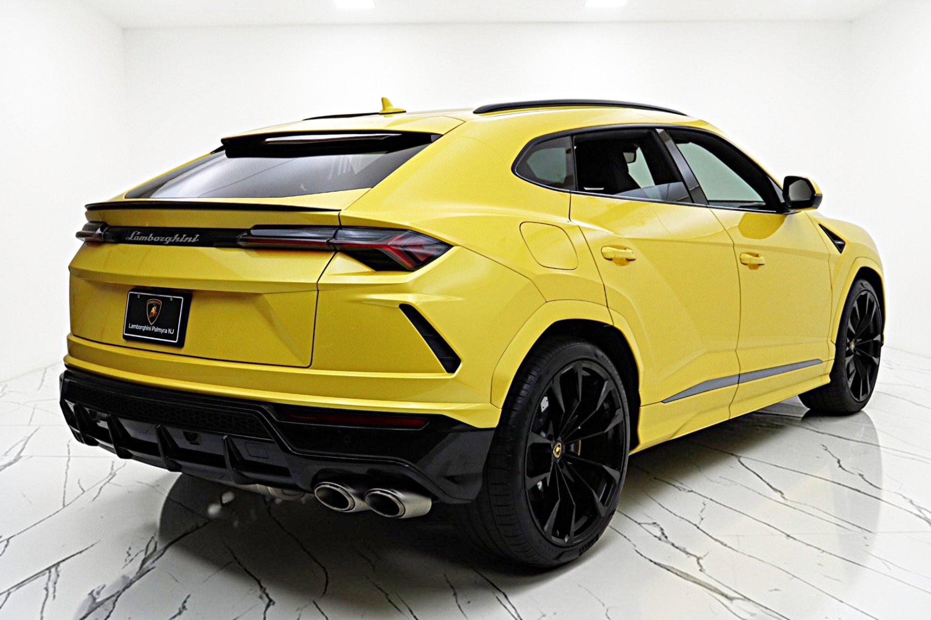 Used 2022 Lamborghini Urus image 10