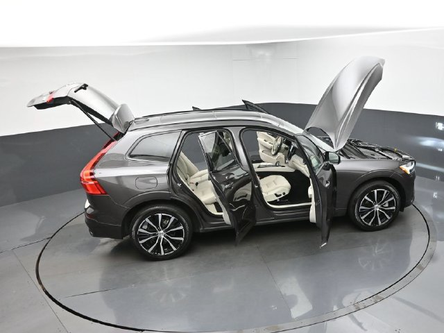 Used 2024 Volvo XC60 B5 Plus w/ Protection Package Premier AWD/4WD image 47