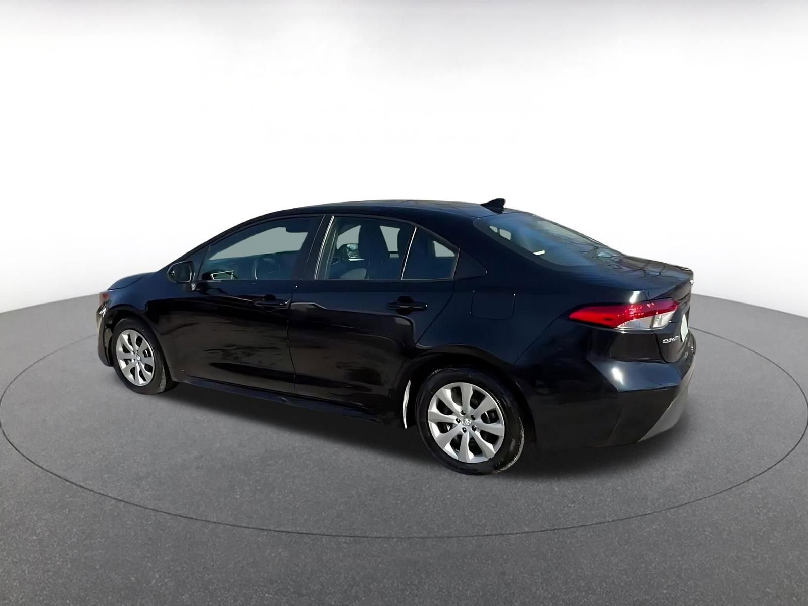 Used 2025 Toyota Corolla LE image 10