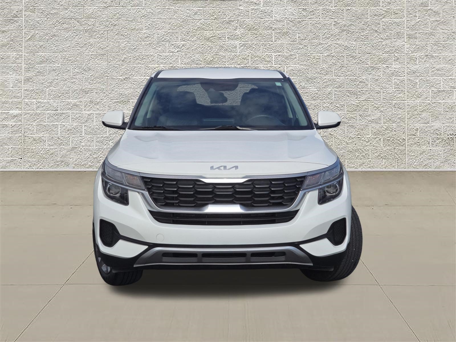 Used 2023 Kia Seltos LX AWD/4WD image 2
