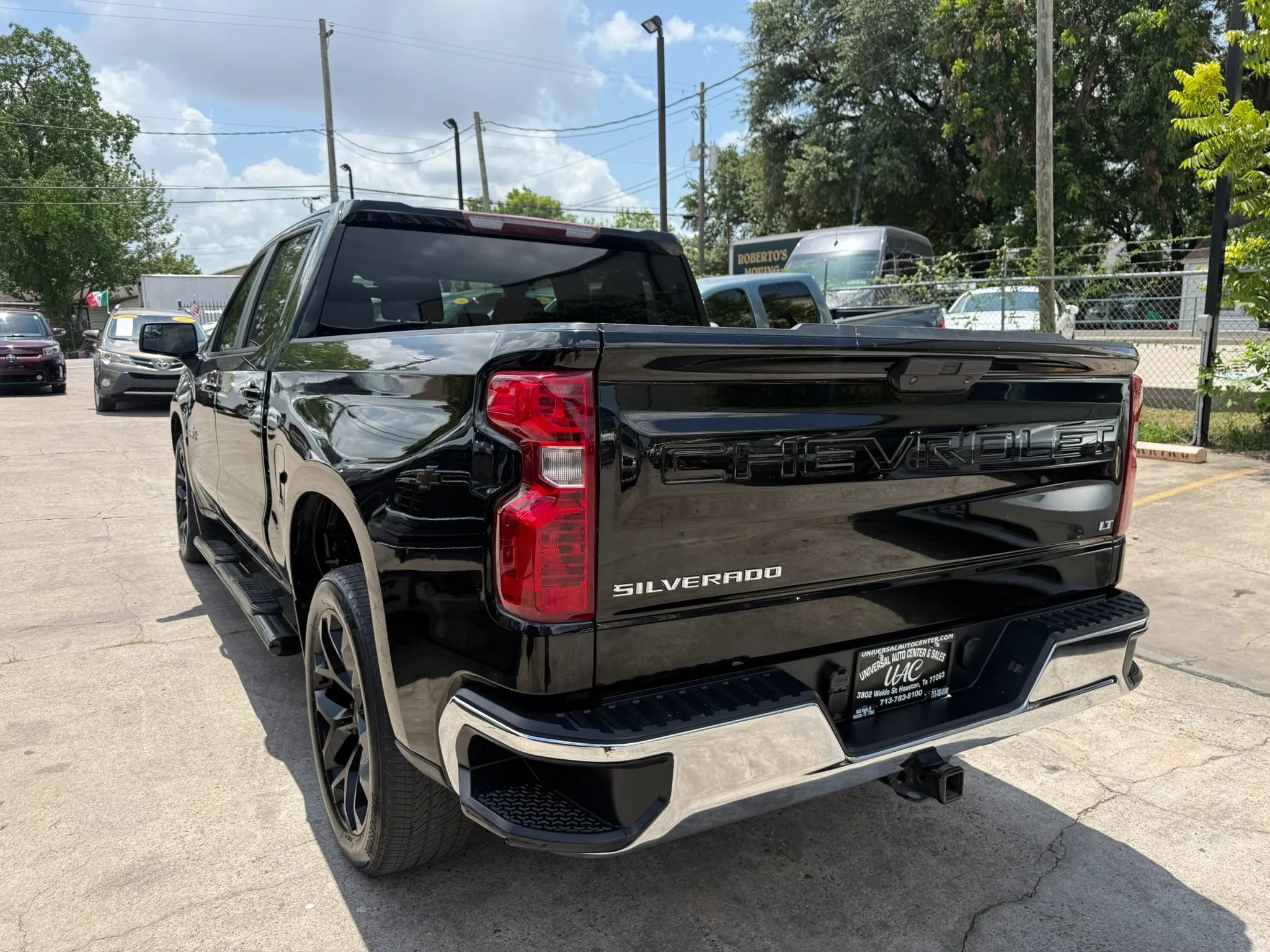Used 2021 Chevrolet Silverado 1500 LT RWD image 3