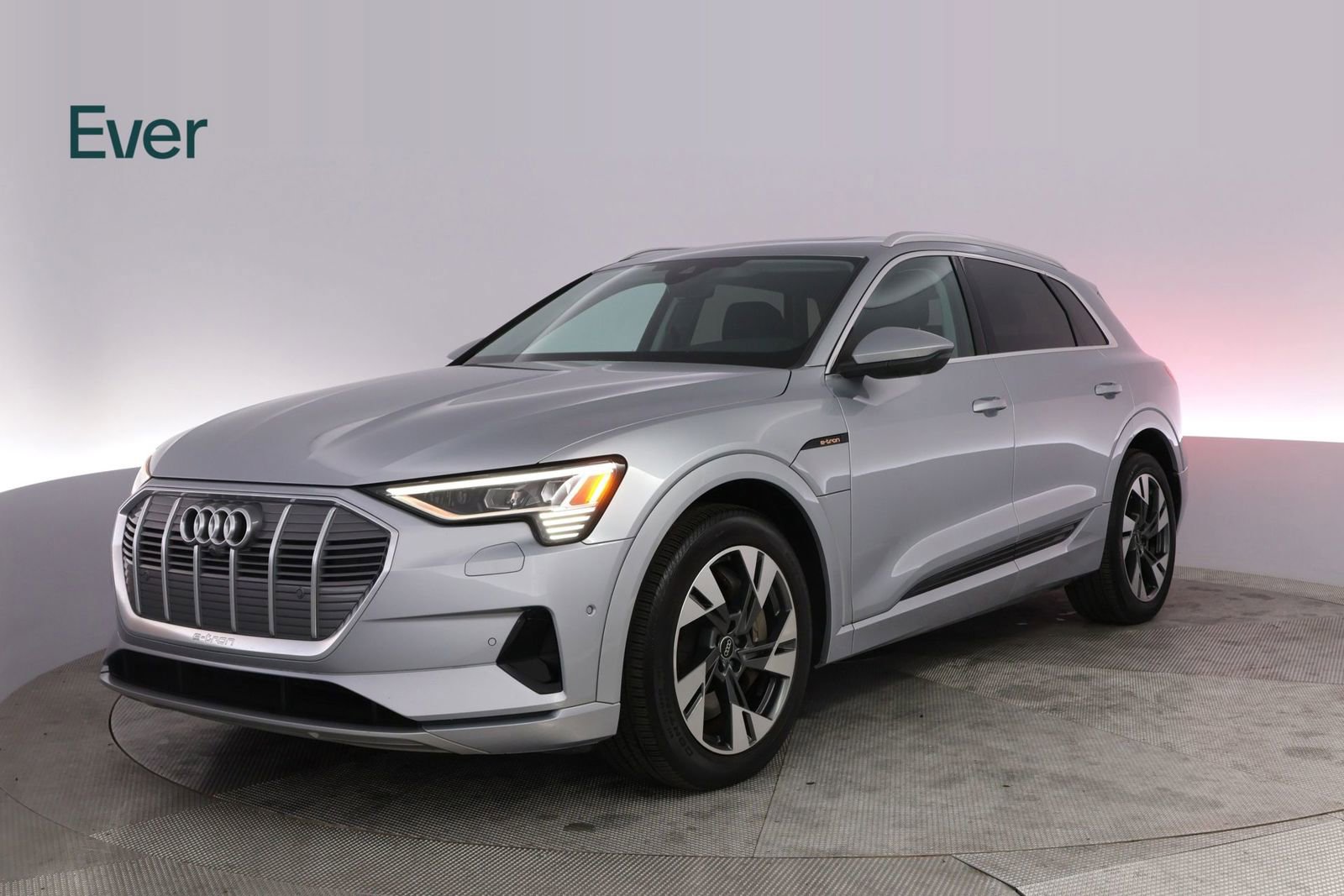Used 2023 Audi e-tron Premium Plus w/ Premium Plus Package AWD/4WD image 2