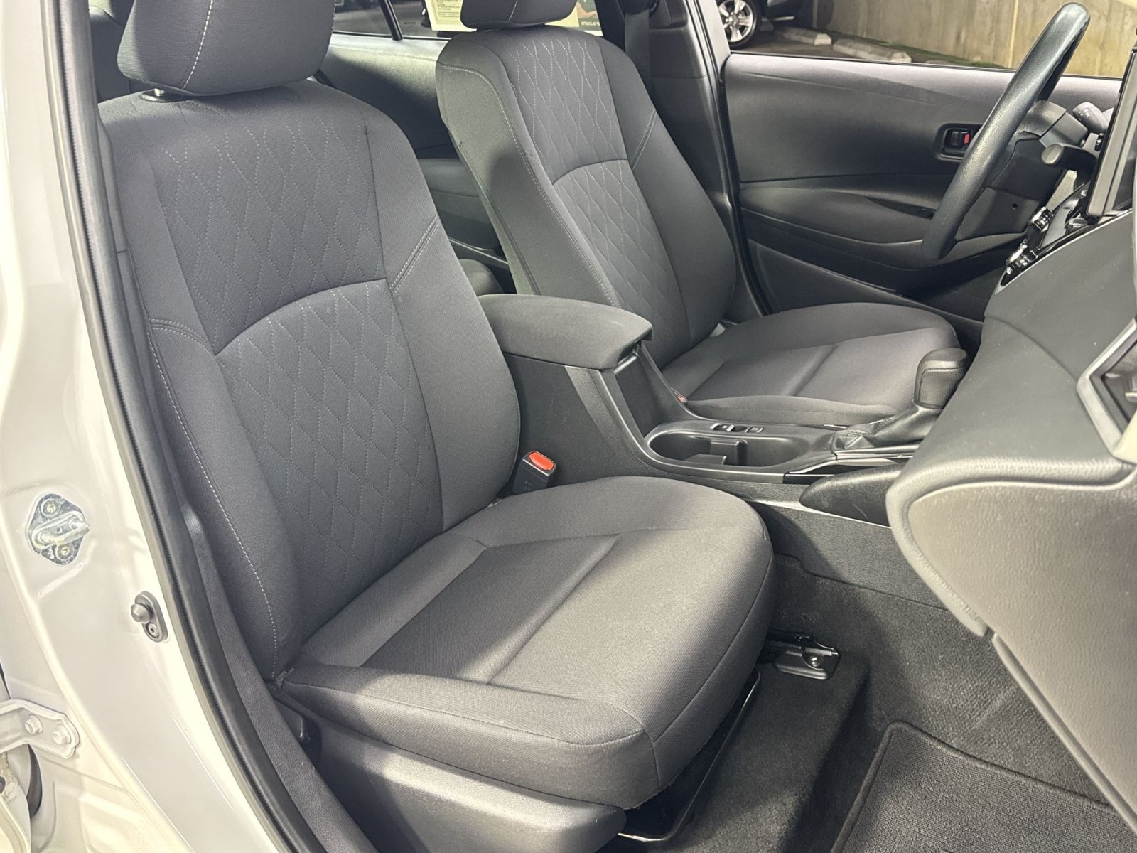 Used 2024 Toyota Corolla LE FWD image 39