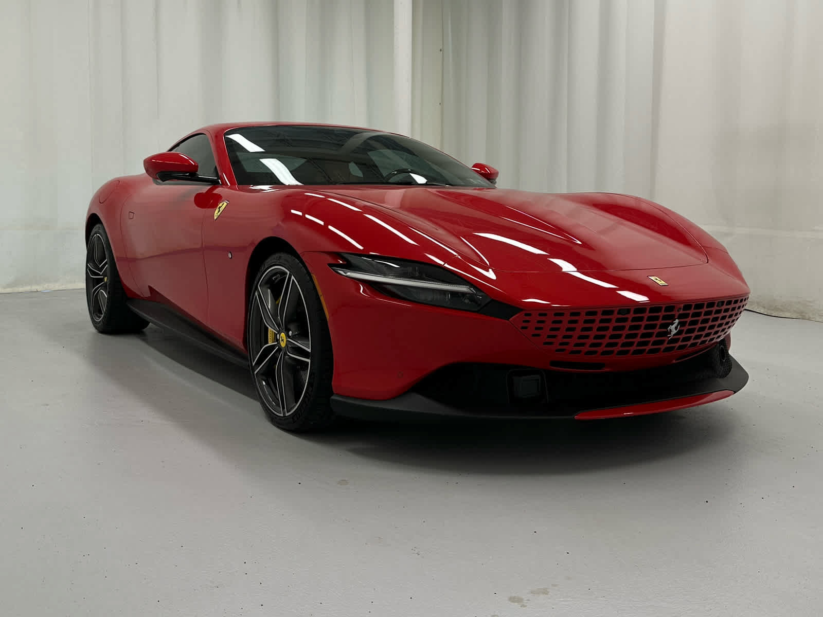 Used 2022 Ferrari Roma RWD image 1