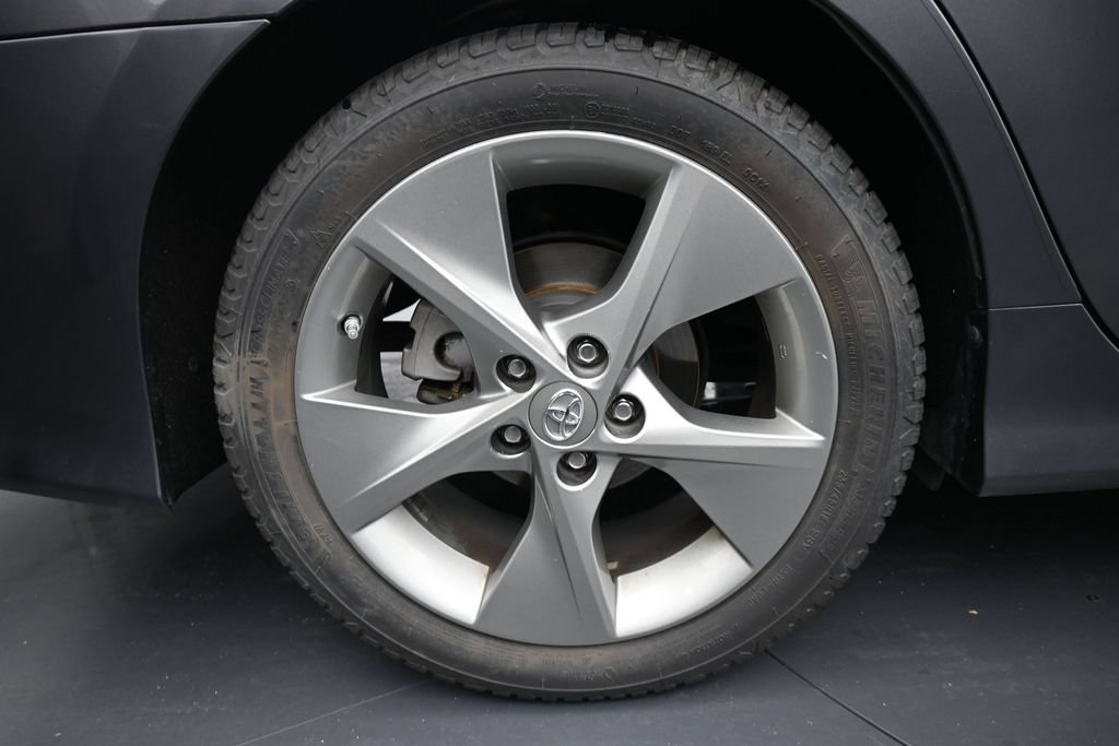 Used 2014 Toyota Camry SE w/ Leather Package FWD image 10