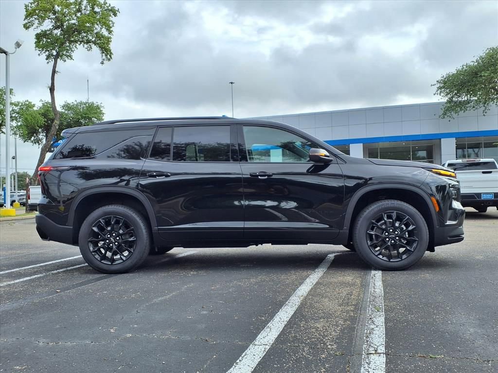 New 2026 Chevrolet Traverse LT w/ Midnight/Sport Edition image 3