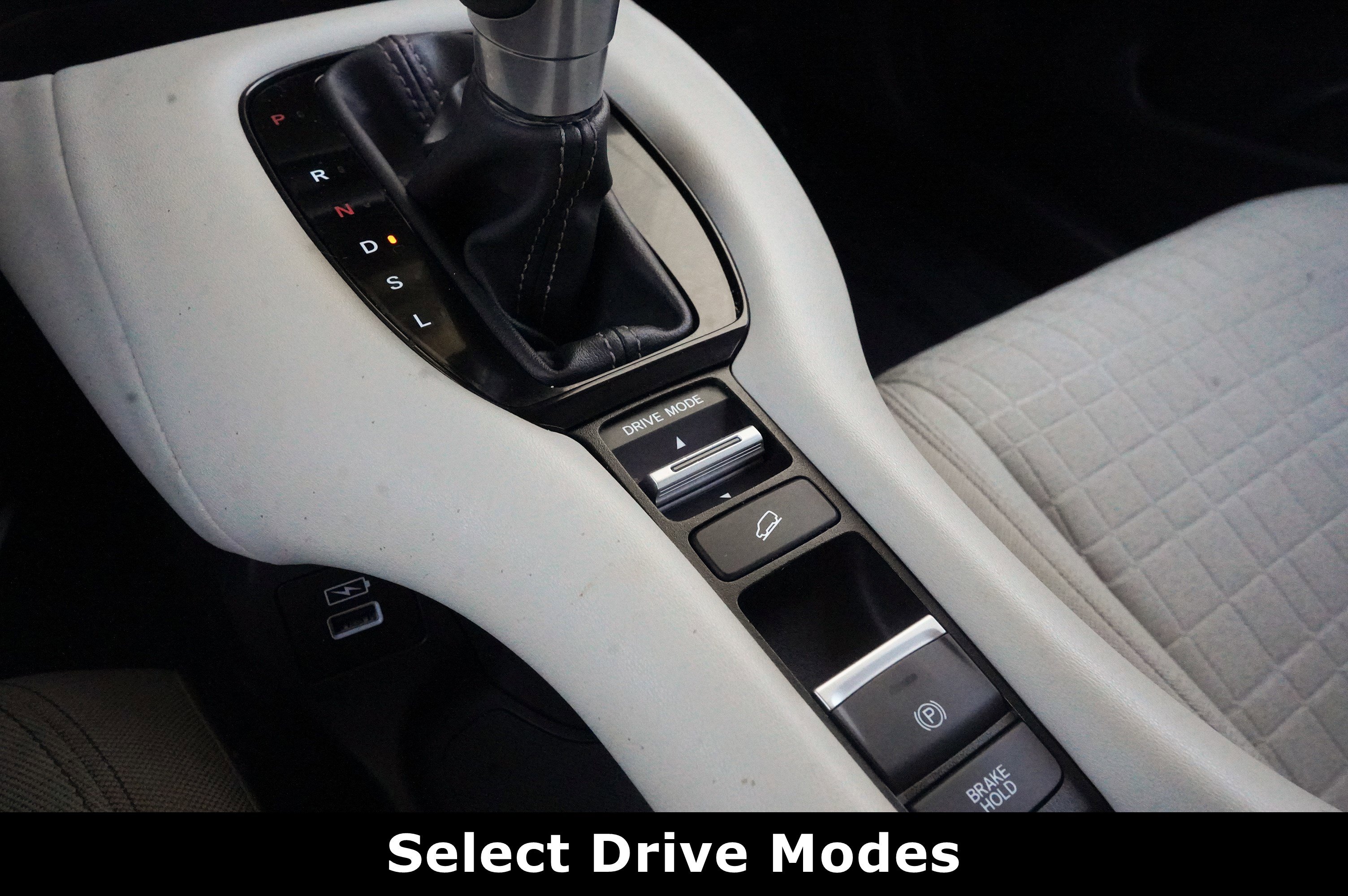 Used 2023 Honda HR-V LX image 27