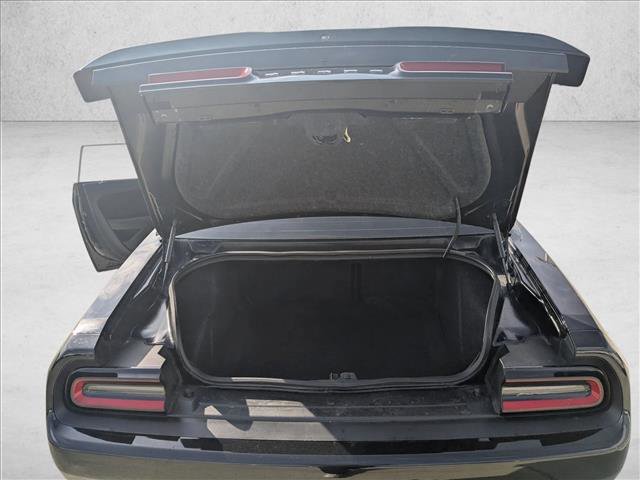 Used 2022 Dodge Challenger SXT image 7