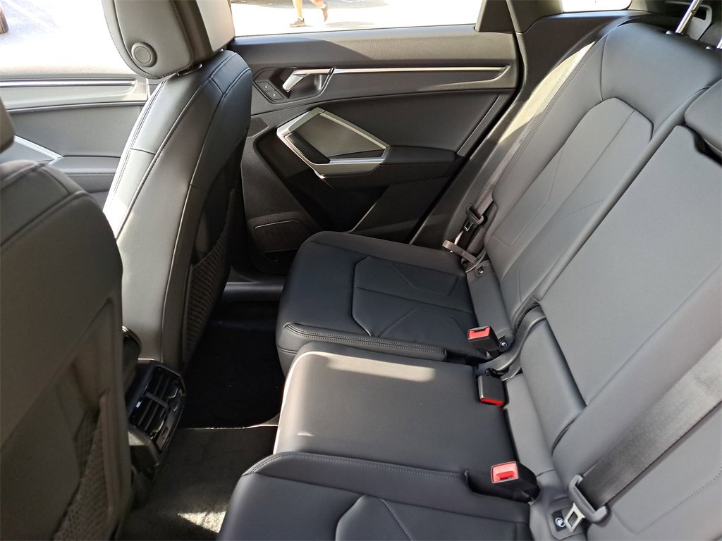 New 2025 Audi Q3 2.0T Premium image 27