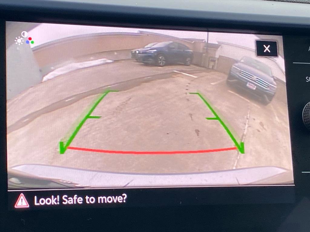 Used 2022 Volkswagen Taos SE image 16