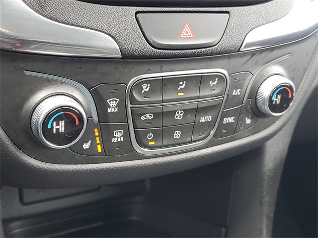 Used 2021 Chevrolet Equinox LT image 28