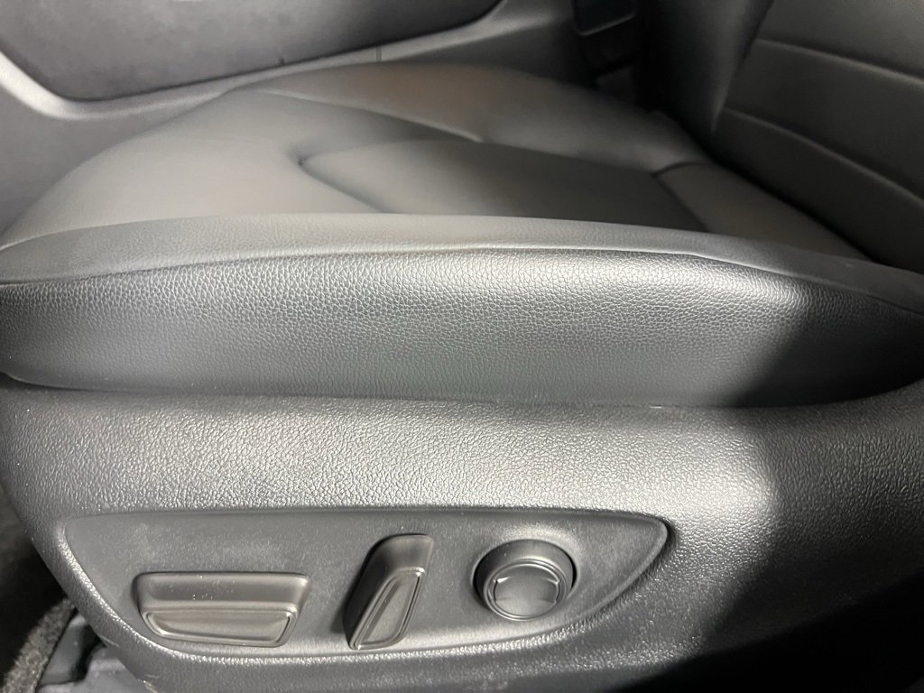 Used 2025 Toyota Highlander XLE image 22