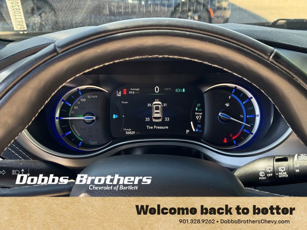 Used 2022 Chrysler Pacifica Limited w/ Uconnect Theater Family Group FWD image 18