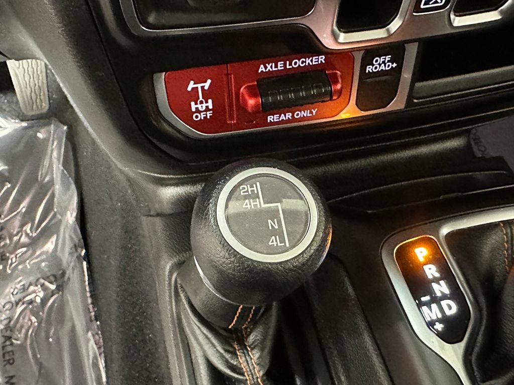 Used 2021 Jeep Gladiator Mojave w/ Cold Weather Group AWD/4WD image 32