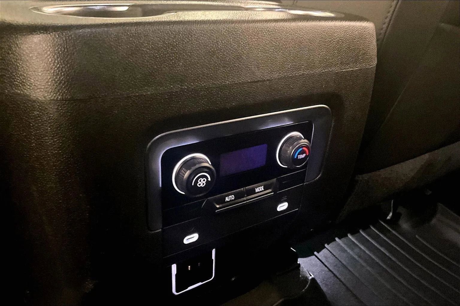 Used 2021 Chevrolet Tahoe Z71 image 33