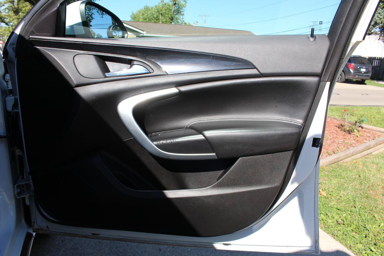 Used 2013 Buick Regal Premium FWD image 38