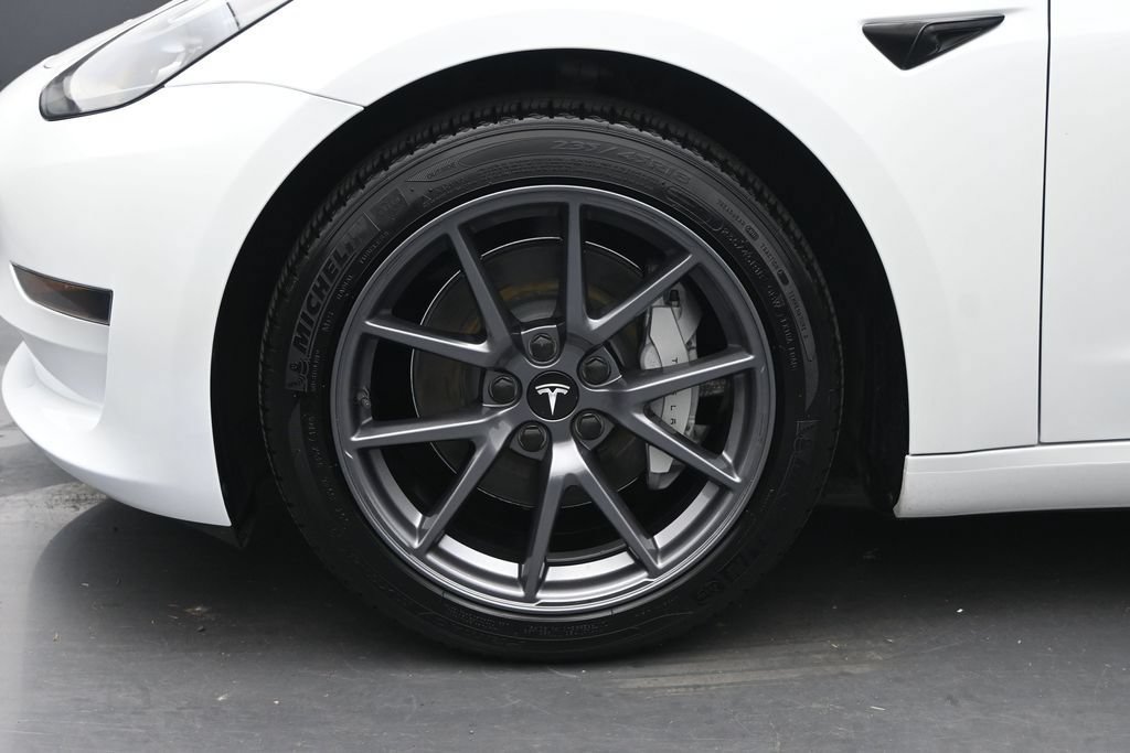Used 2023 Tesla Model 3 Standard Range RWD image 17