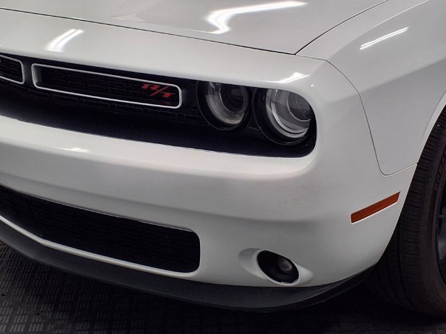 Used 2017 Dodge Challenger R/T RWD image 28