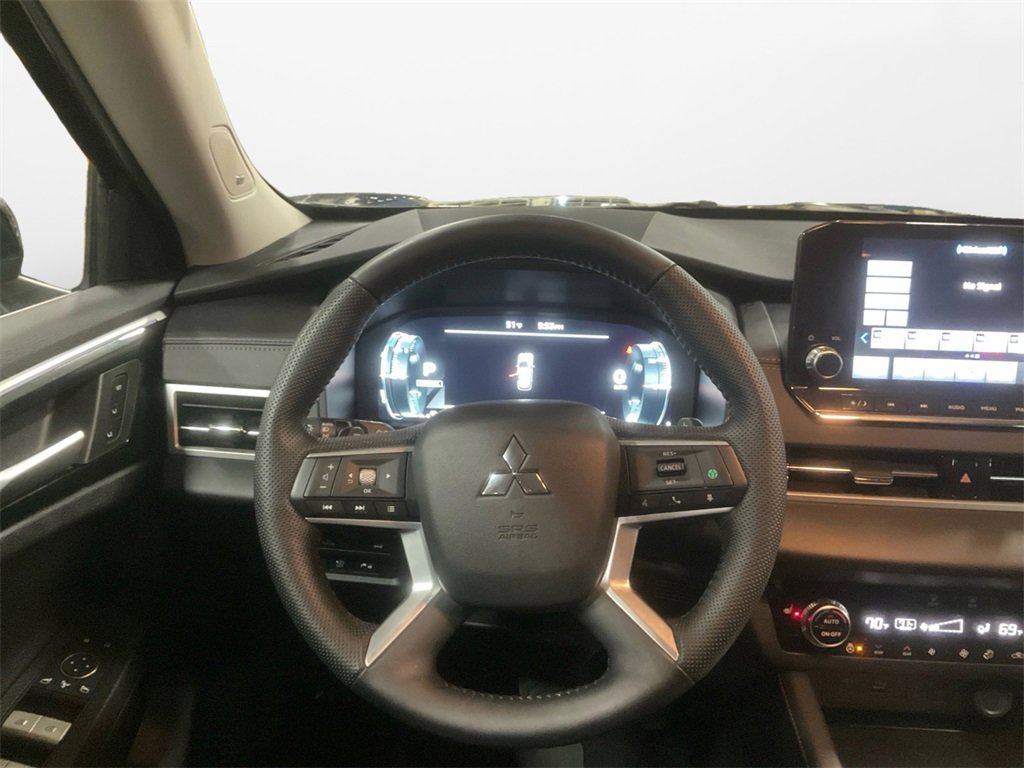 Used 2023 Mitsubishi Outlander SEL image 12