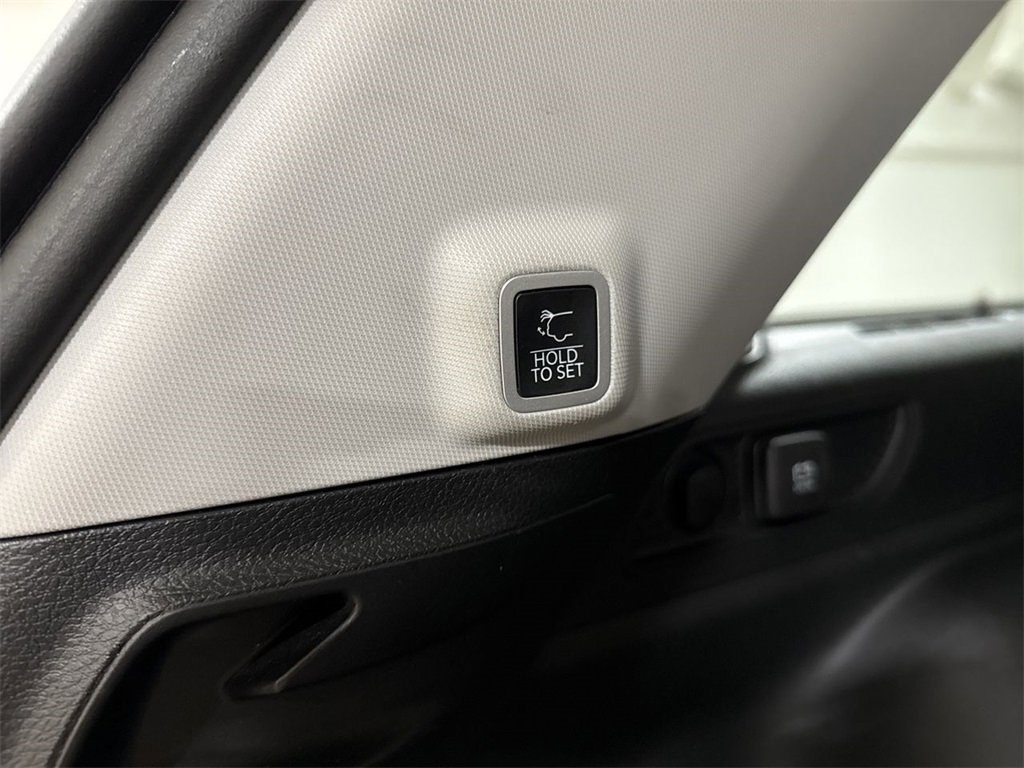 Used 2022 Jeep Grand Cherokee Limited image 29