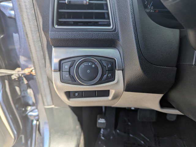 Used 2018 Ford Explorer XLT w/ Equipment Group 202A AWD/4WD image 17