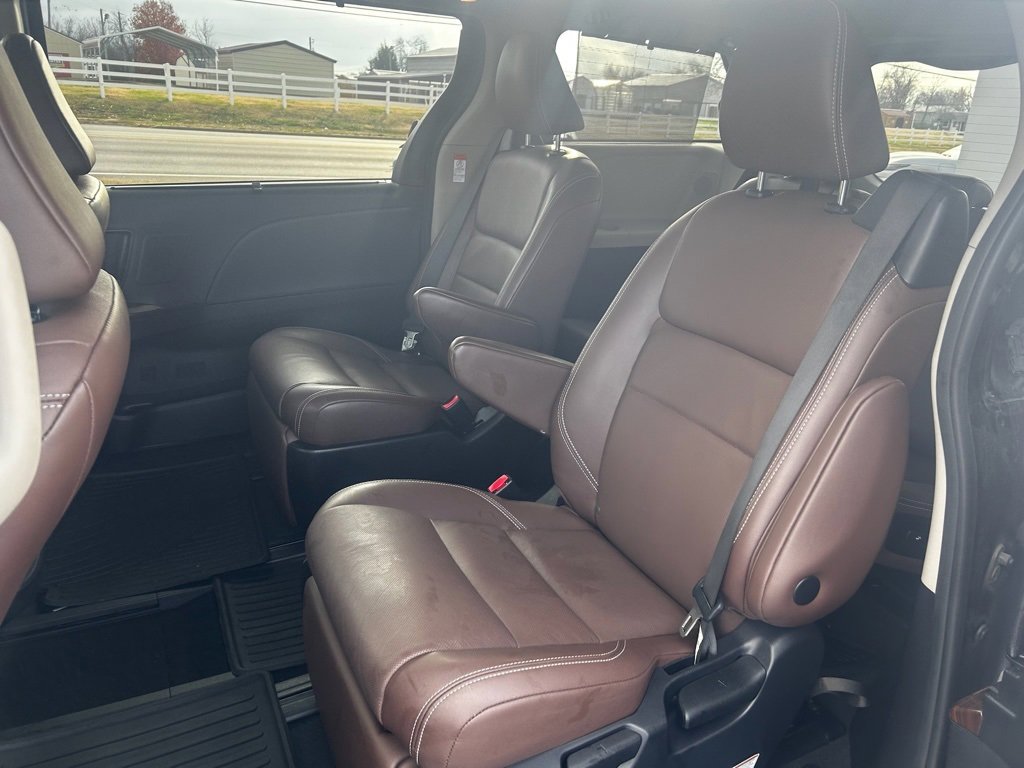 Used 2020 Toyota Sienna Limited Premium image 13