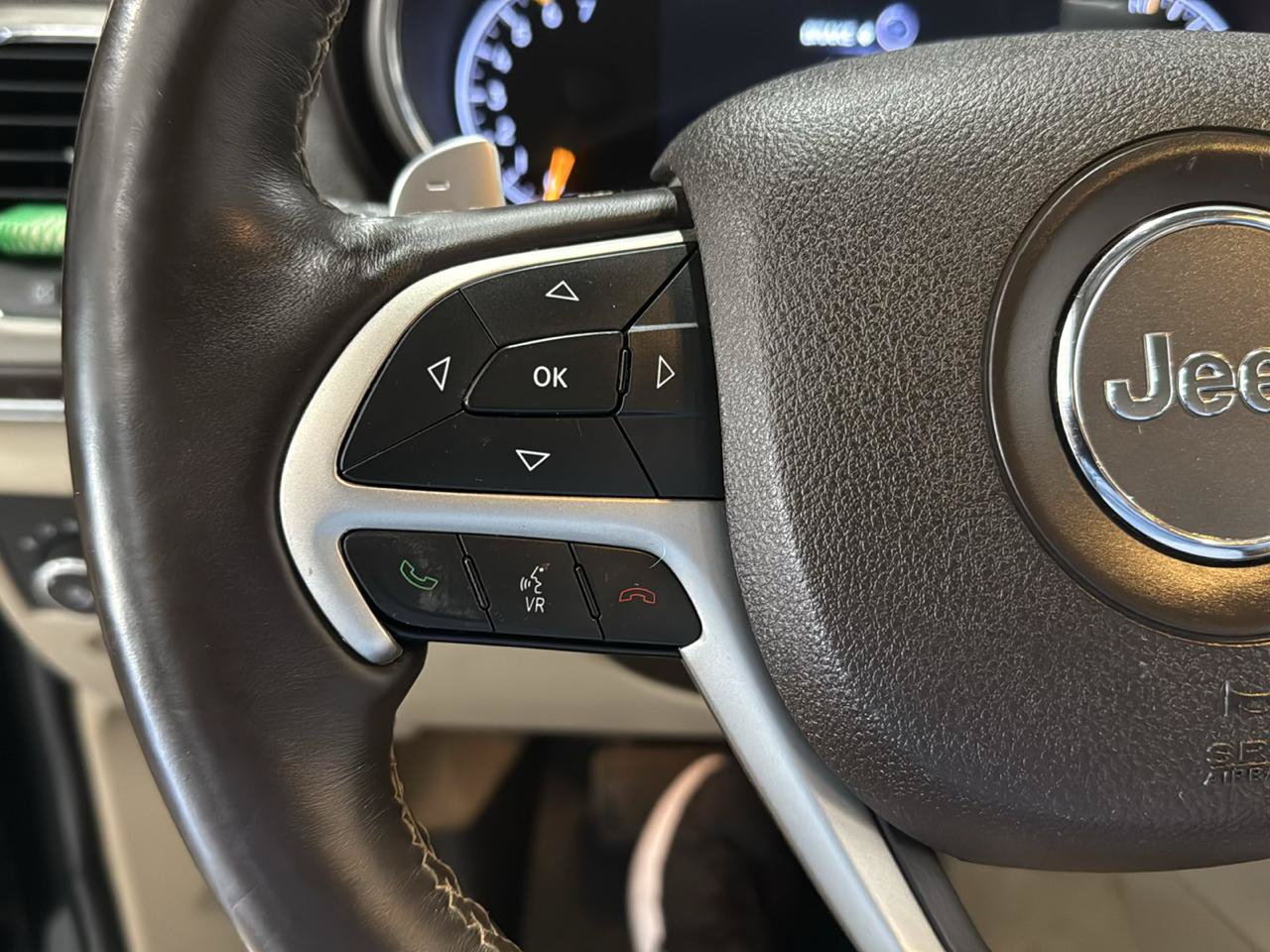 Used 2015 Jeep Grand Cherokee Overland AWD/4WD image 13