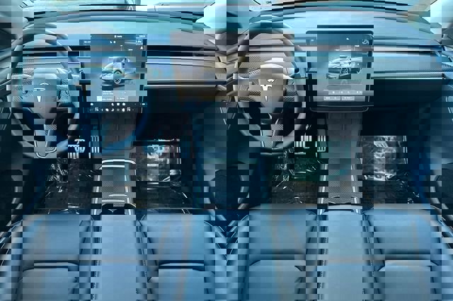 Used 2024 Tesla Model Y Performance image 15