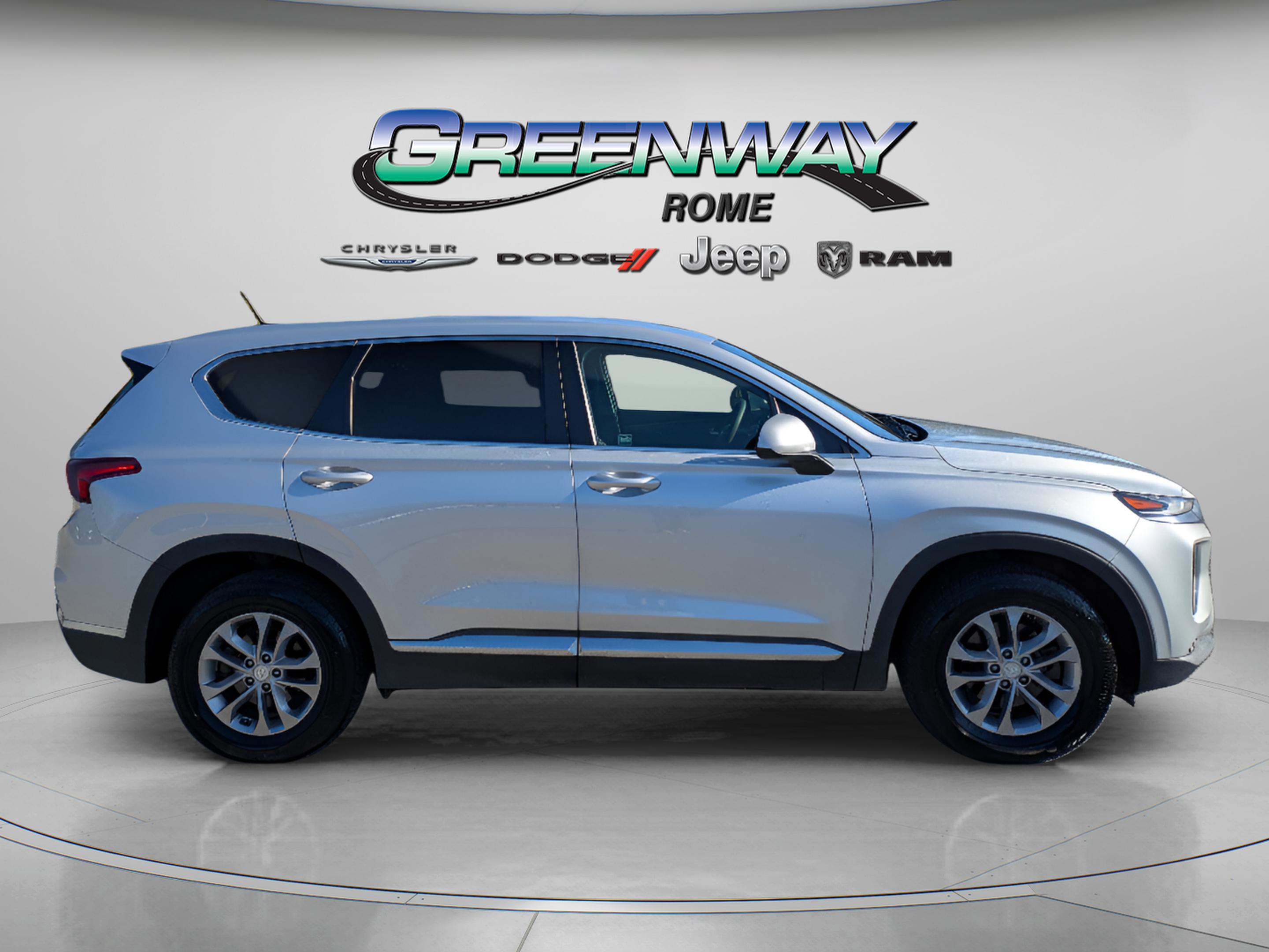 Used 2019 Hyundai Santa Fe SE image 8
