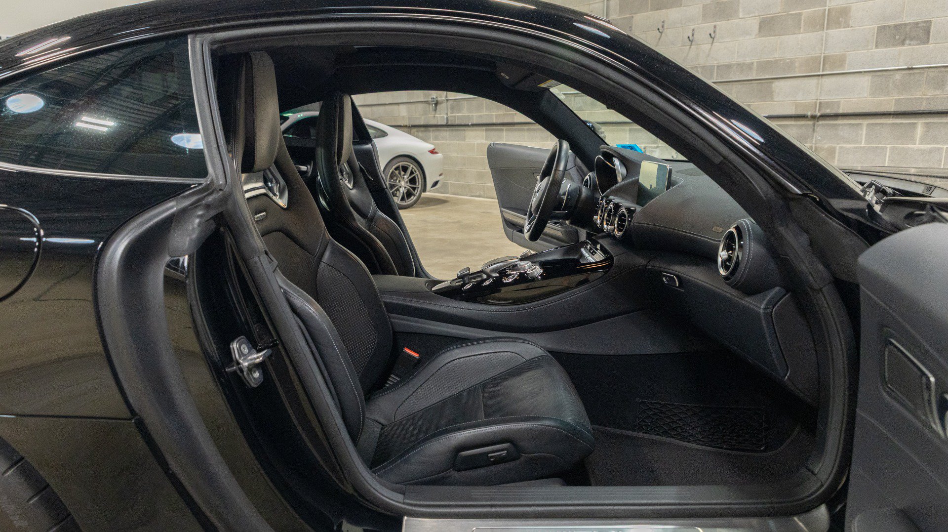 Used 2019 Mercedes-Benz AMG GT Coupe image 40