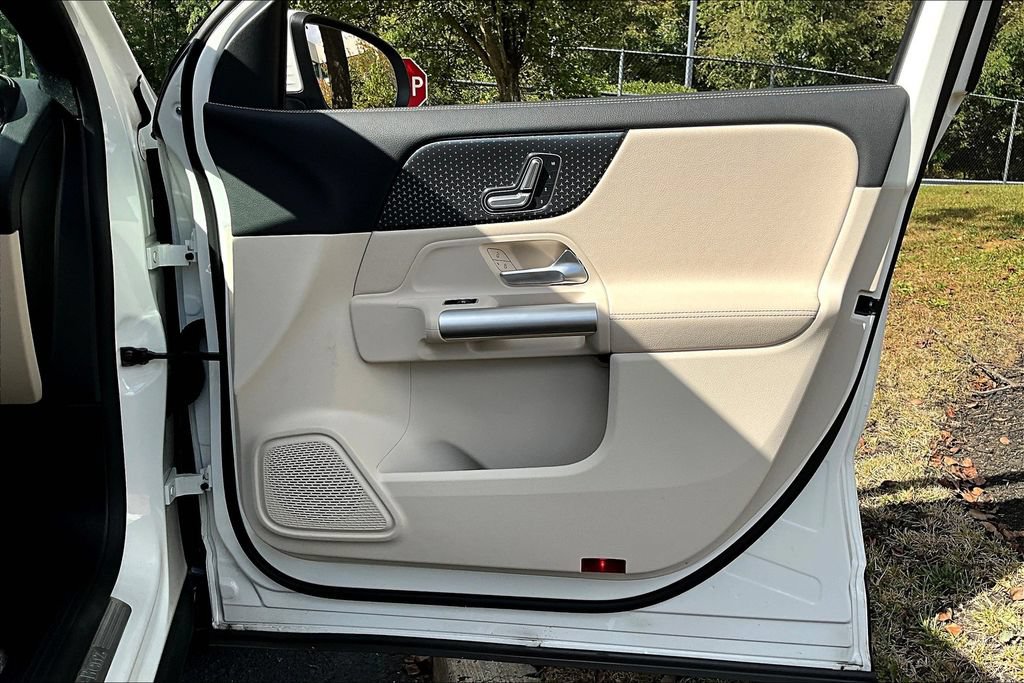 Certified 2025 Mercedes-Benz GLA 250 4MATIC image 19