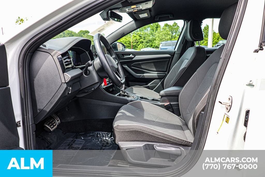Used 2025 Volkswagen Jetta Sport FWD image 17