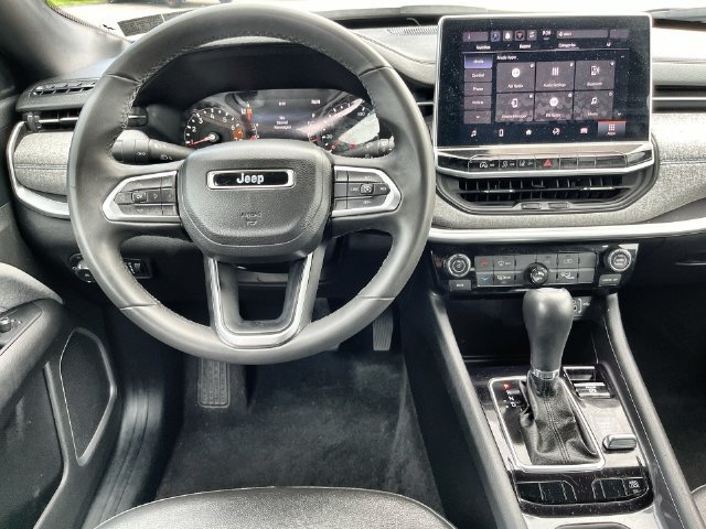 Used 2024 Jeep Compass Latitude AWD/4WD image 19