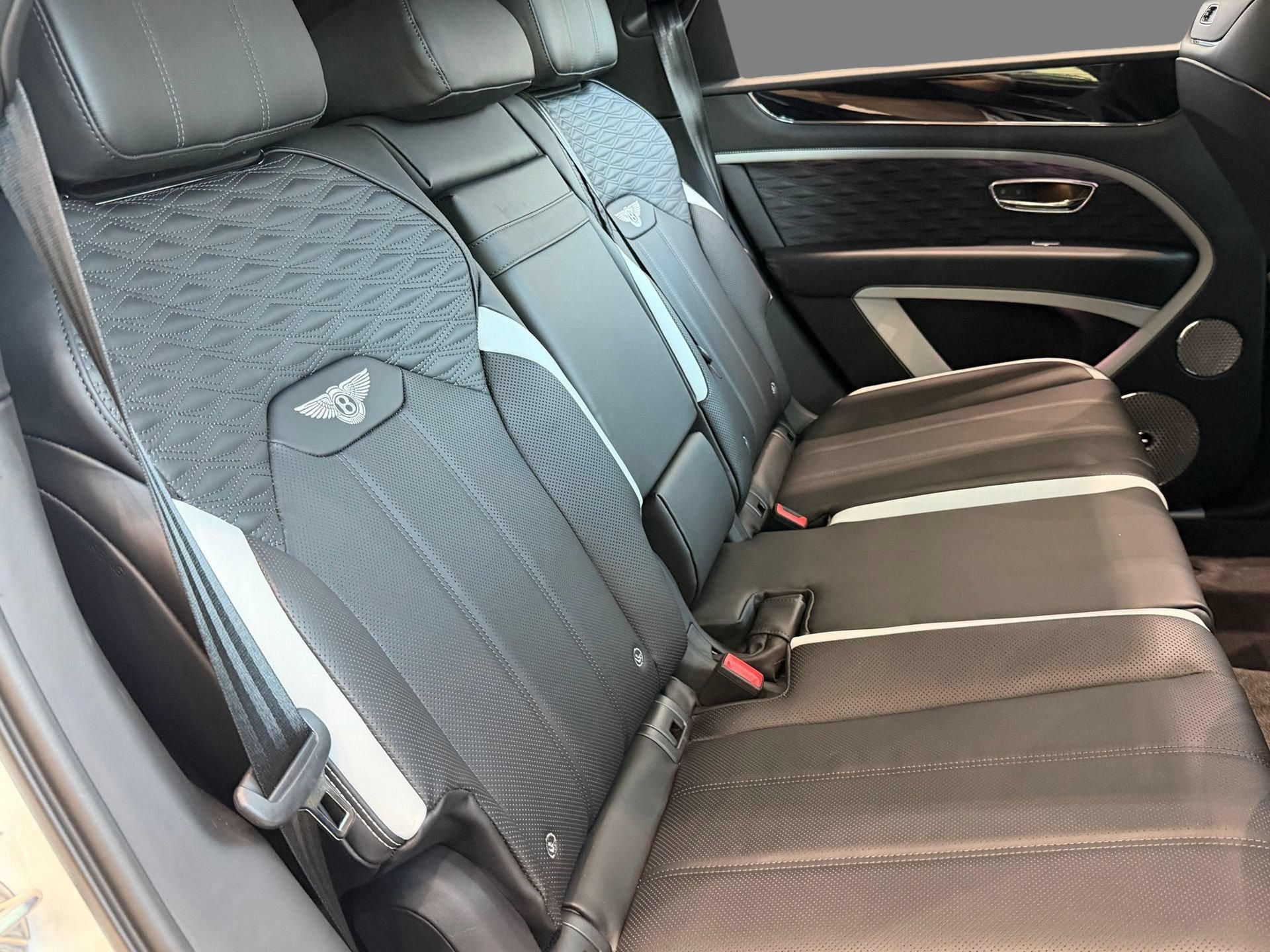New 2026 Bentley Bentayga Speed AWD/4WD image 32