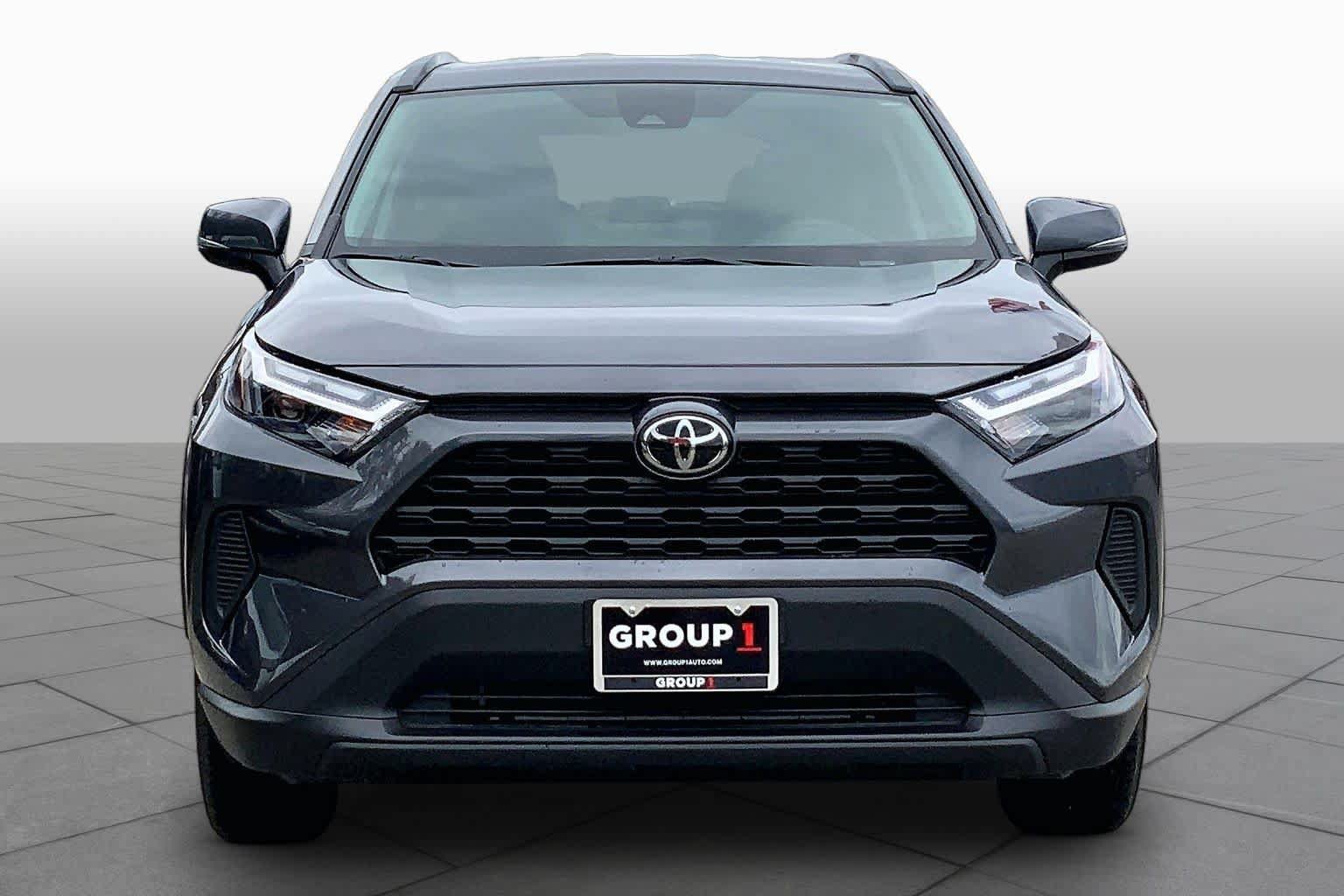 Used 2025 Toyota RAV4 XLE AWD/4WD image 4