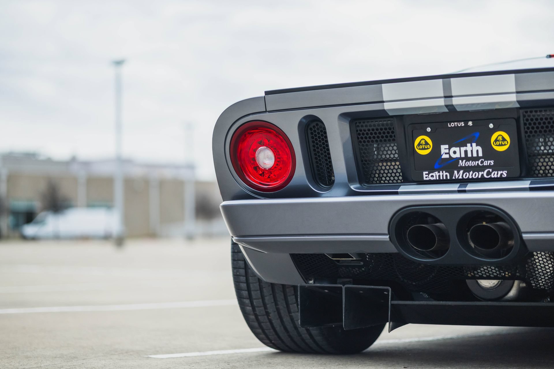 Used 2006 Ford GT RWD image 19