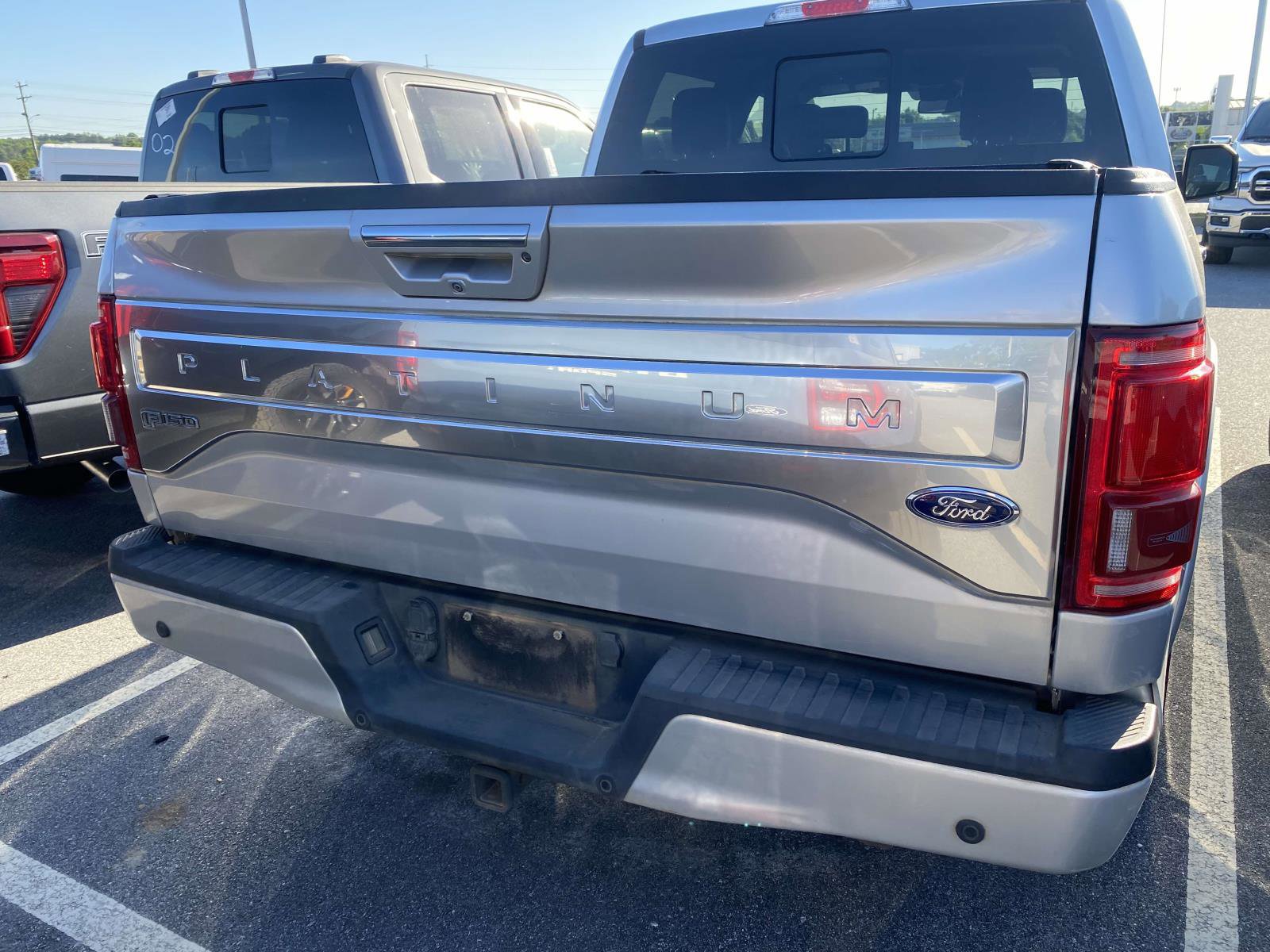 Used 2016 Ford F150 Platinum w/ Equipment Group 701A Luxury RWD image 5