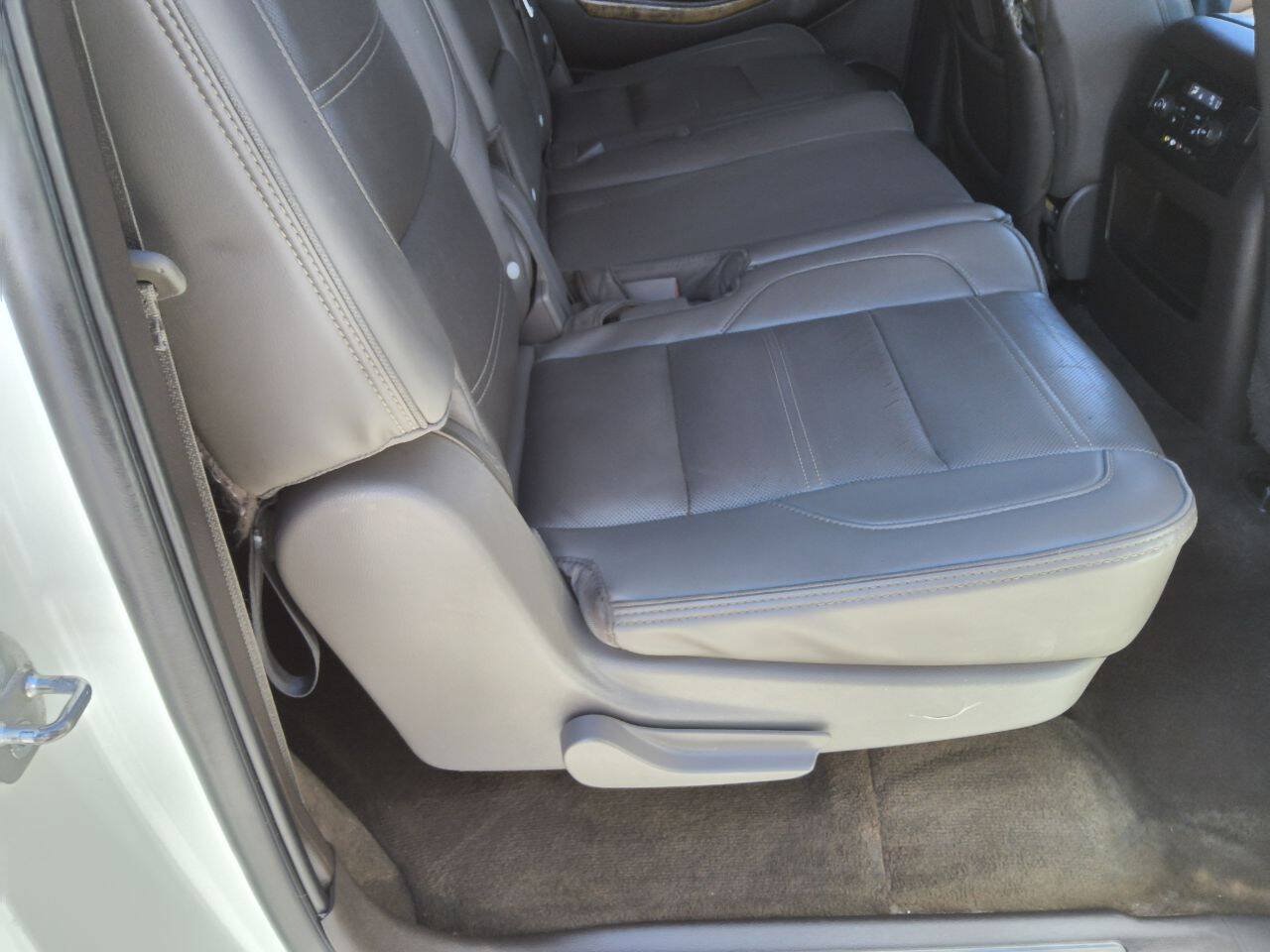 Used 2015 GMC Yukon XL Denali w/ Touring Package RWD image 32