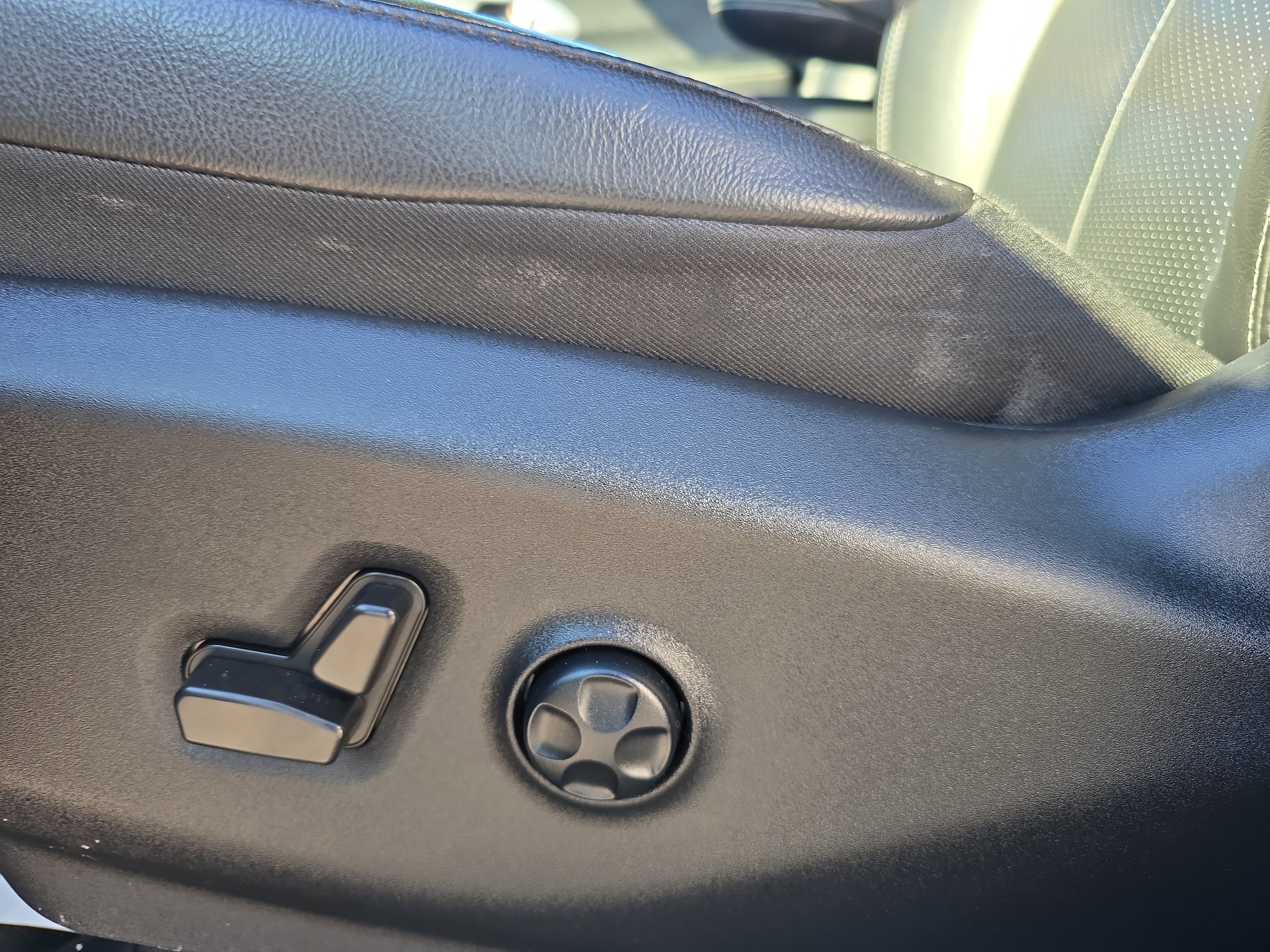 Used 2021 Chrysler Pacifica Touring-L w/ S Appearance Package image 12