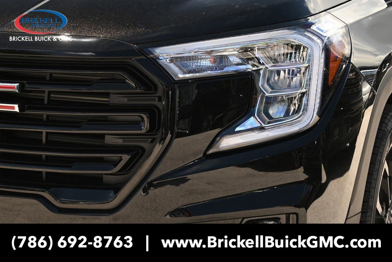 New 2024 GMC Terrain SLT w/ Elevation Edition image 10