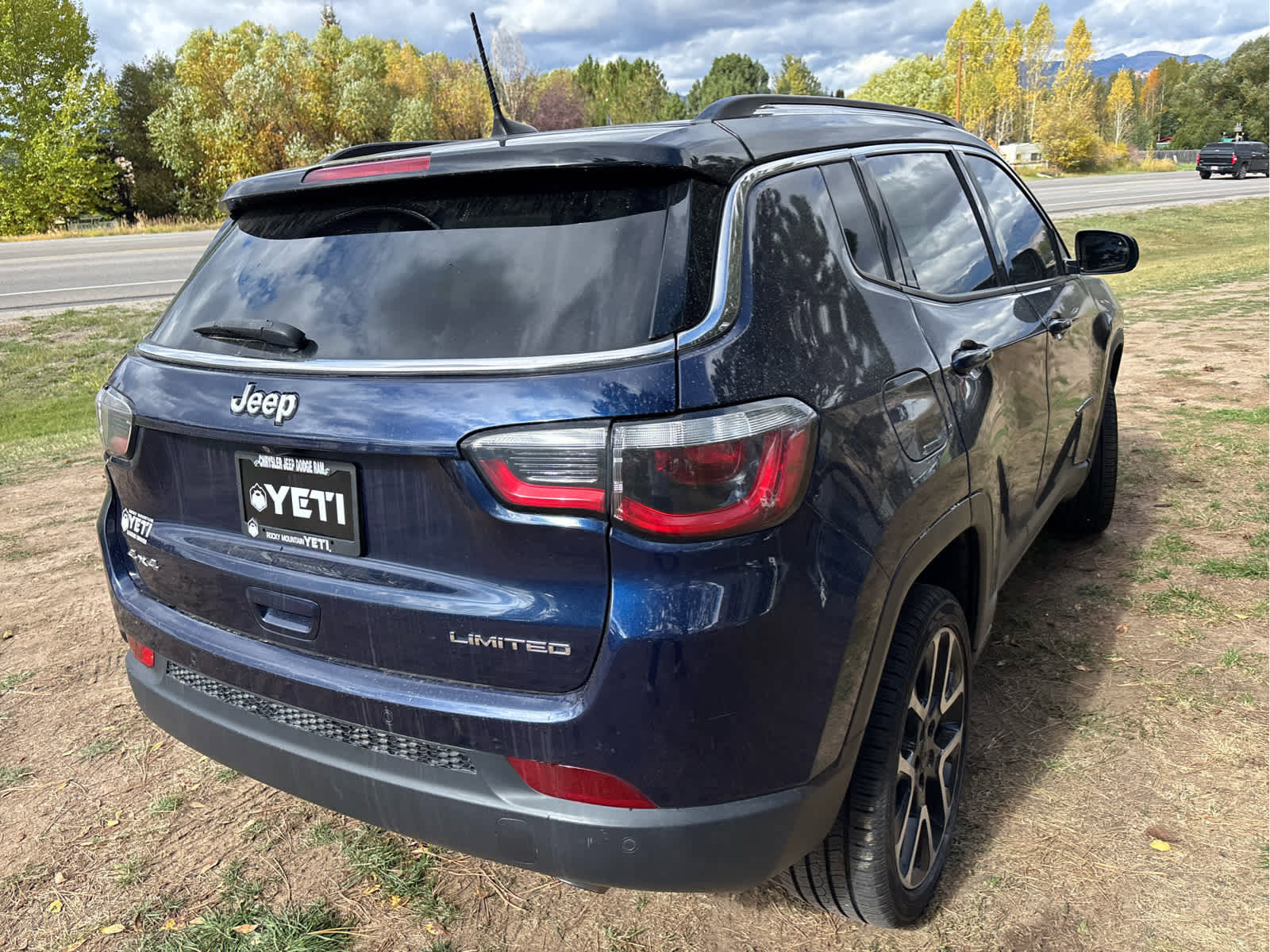 Used 2018 Jeep Compass Limited image 12