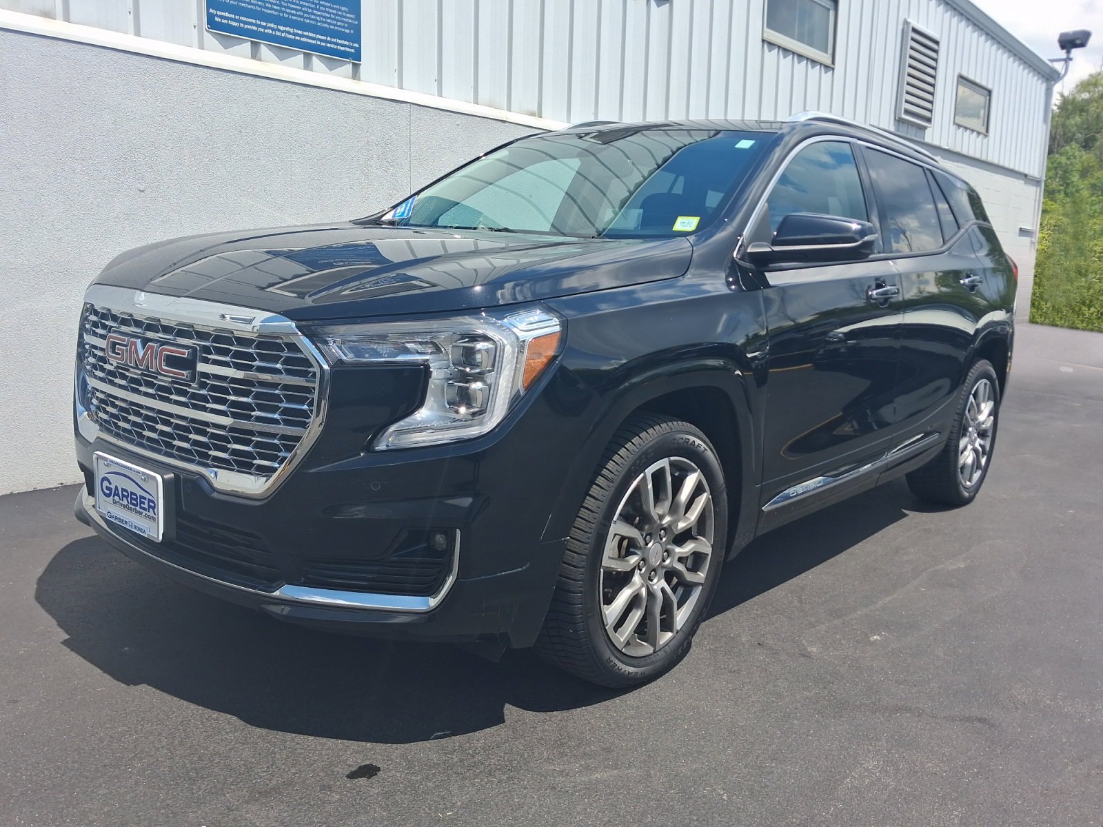 Used 2023 GMC Terrain Denali w/ LPO, Floor Liner Package AWD/4WD image 1