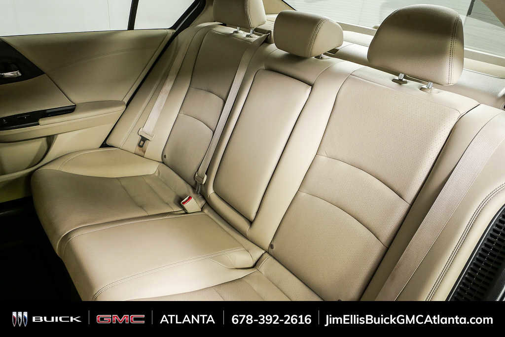 Used 2017 Honda Accord Touring image 18