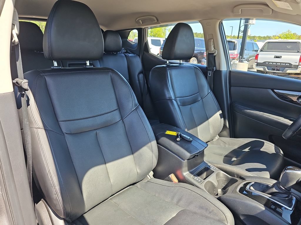 Used 2021 Nissan Rogue Sport SL FWD image 14