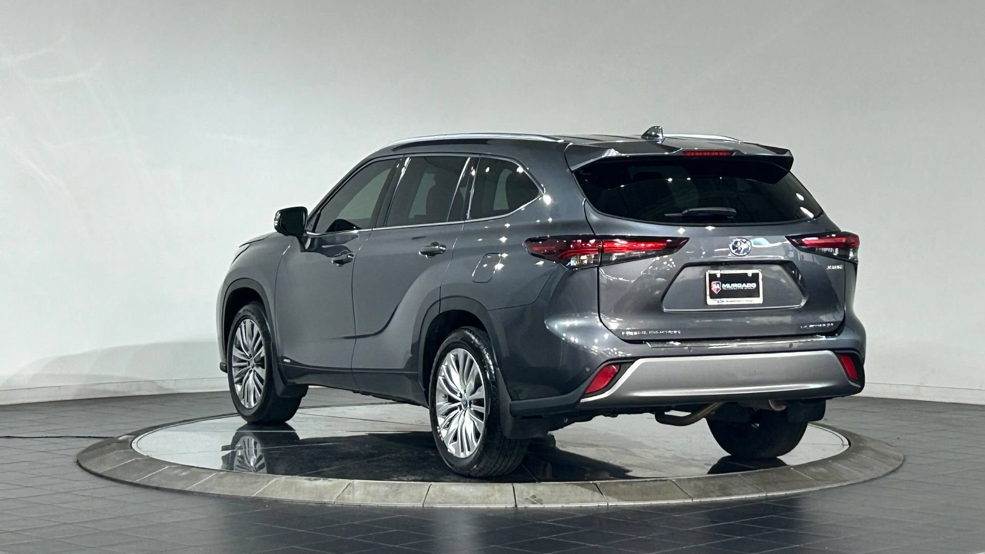 Used 2024 Toyota Highlander Platinum AWD/4WD image 7