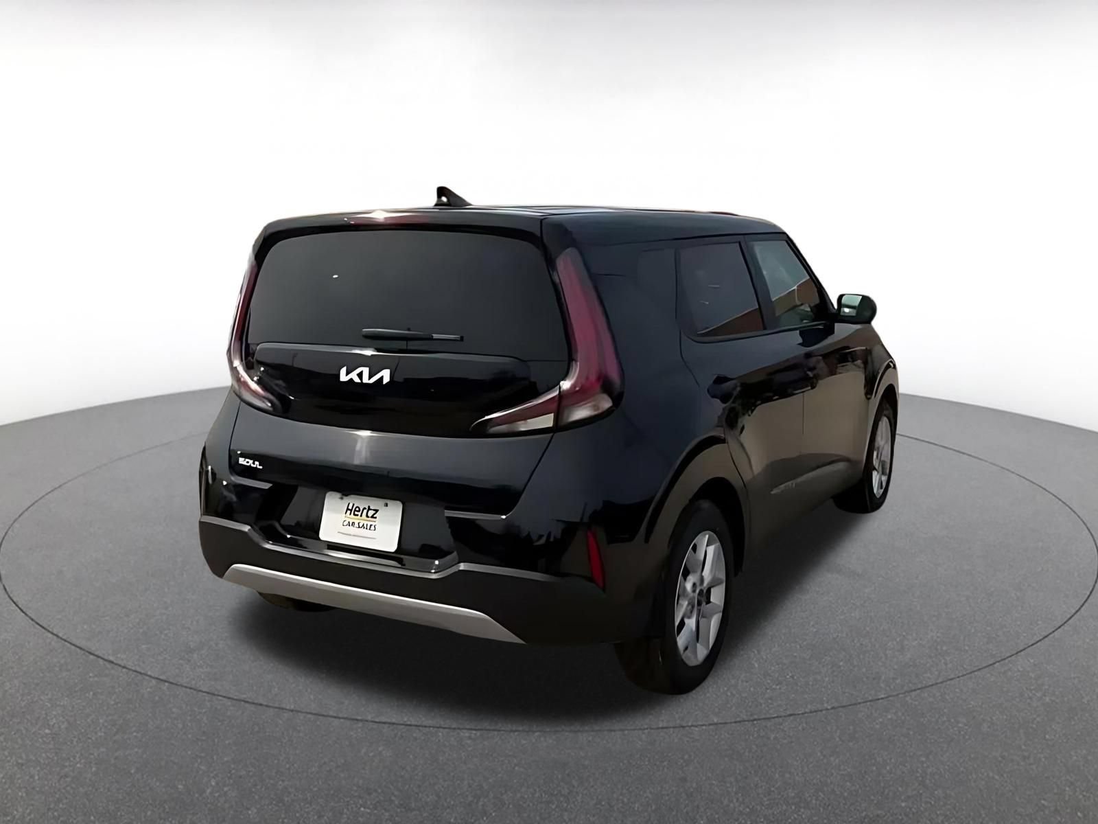 Used 2025 Kia Soul LX w/ LX Technology Package FWD image 14