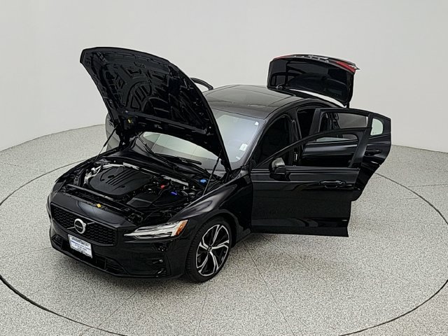 Certified 2024 Volvo S60 B5 Plus w/ Climate Package AWD/4WD image 39