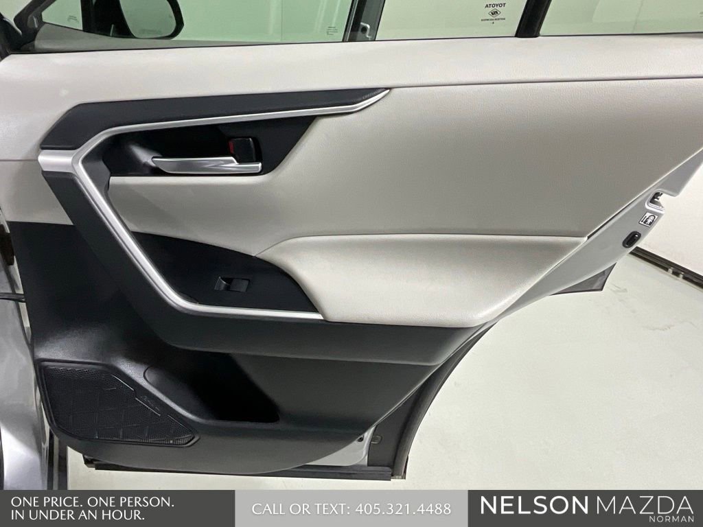 Used 2020 Toyota RAV4 XLE image 22