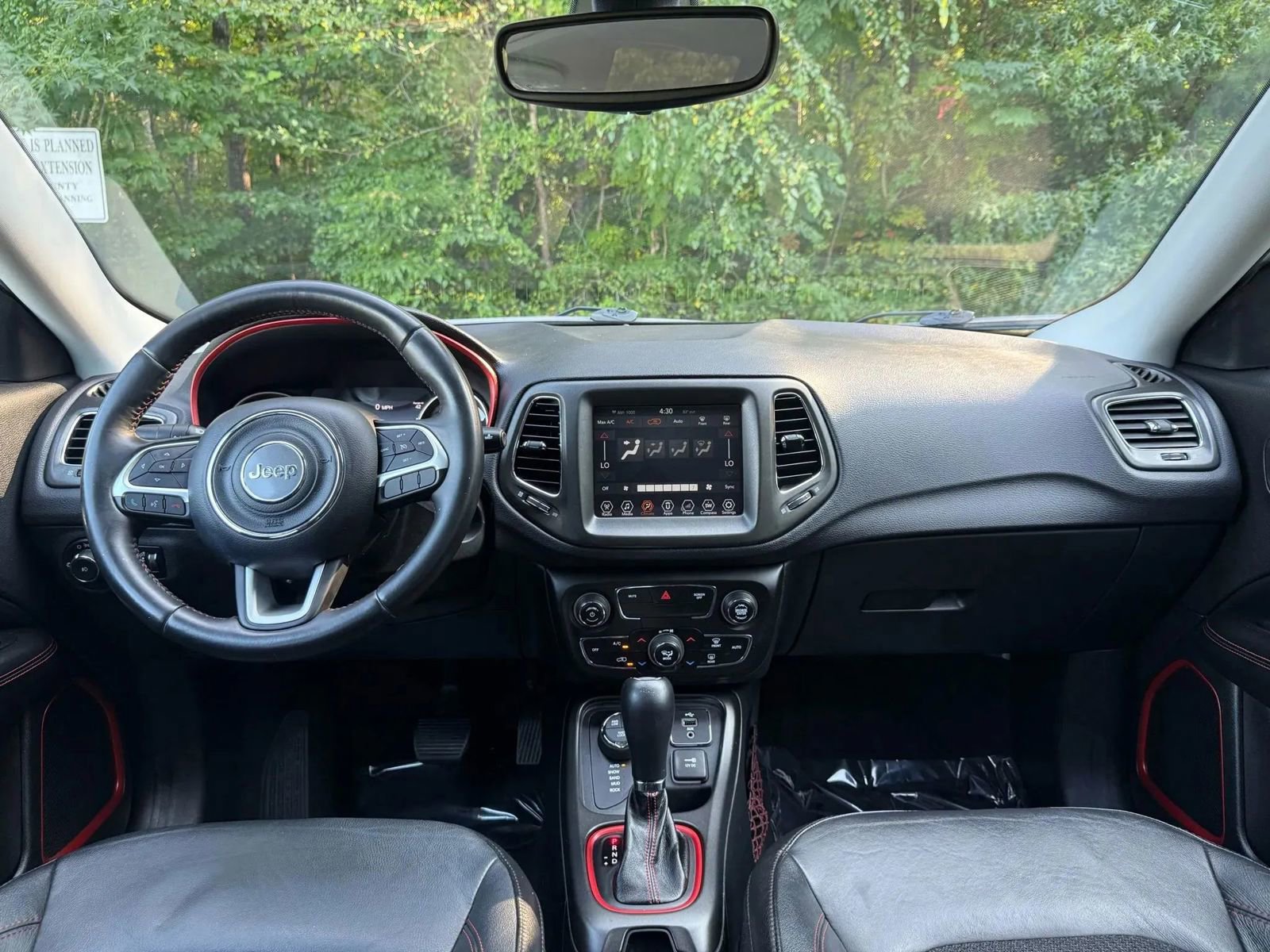 Used 2018 Jeep Compass Trailhawk AWD/4WD image 29